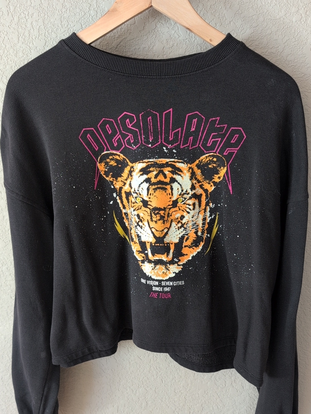 H&M Black Cropped Sweatshirt with Orange Tiger and Pink Graphic